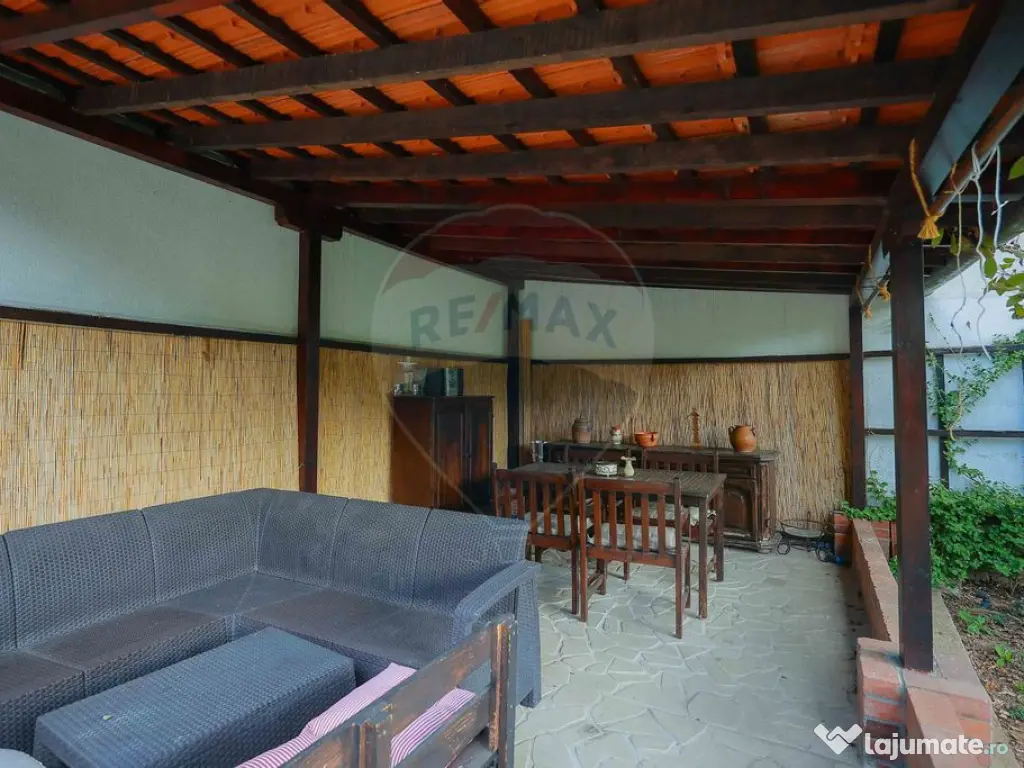 Casă / Vilă cu 4 camere de vânzare Ultracentral Str. L...