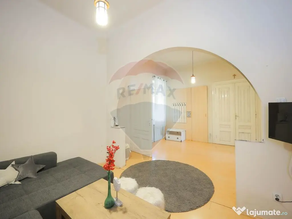 Casă / Vilă cu 4 camere de vânzare Ultracentral Str. L...