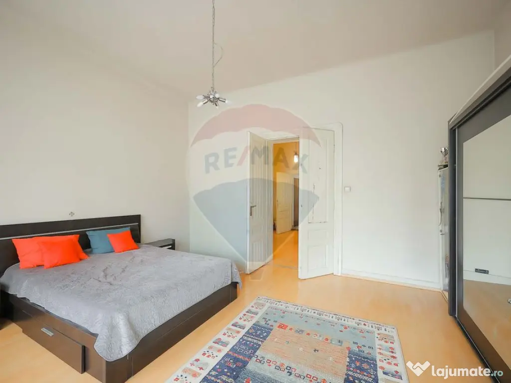 Casă / Vilă cu 4 camere de vânzare Ultracentral Str. L...