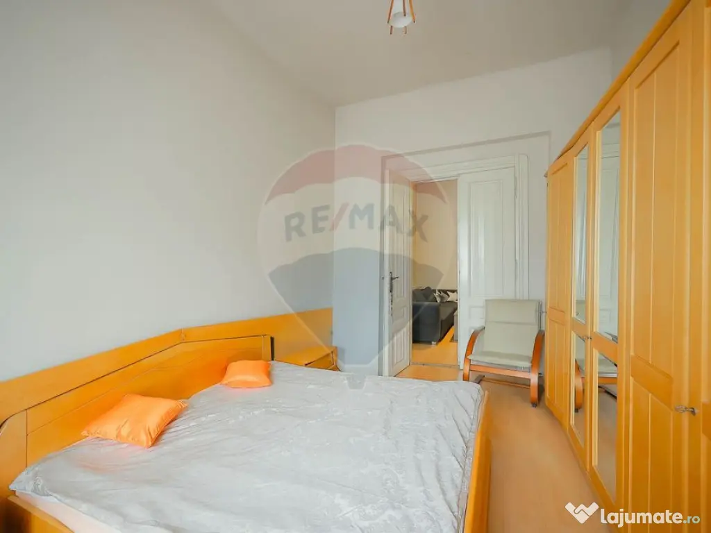 Casă / Vilă cu 4 camere de vânzare Ultracentral Str. L...