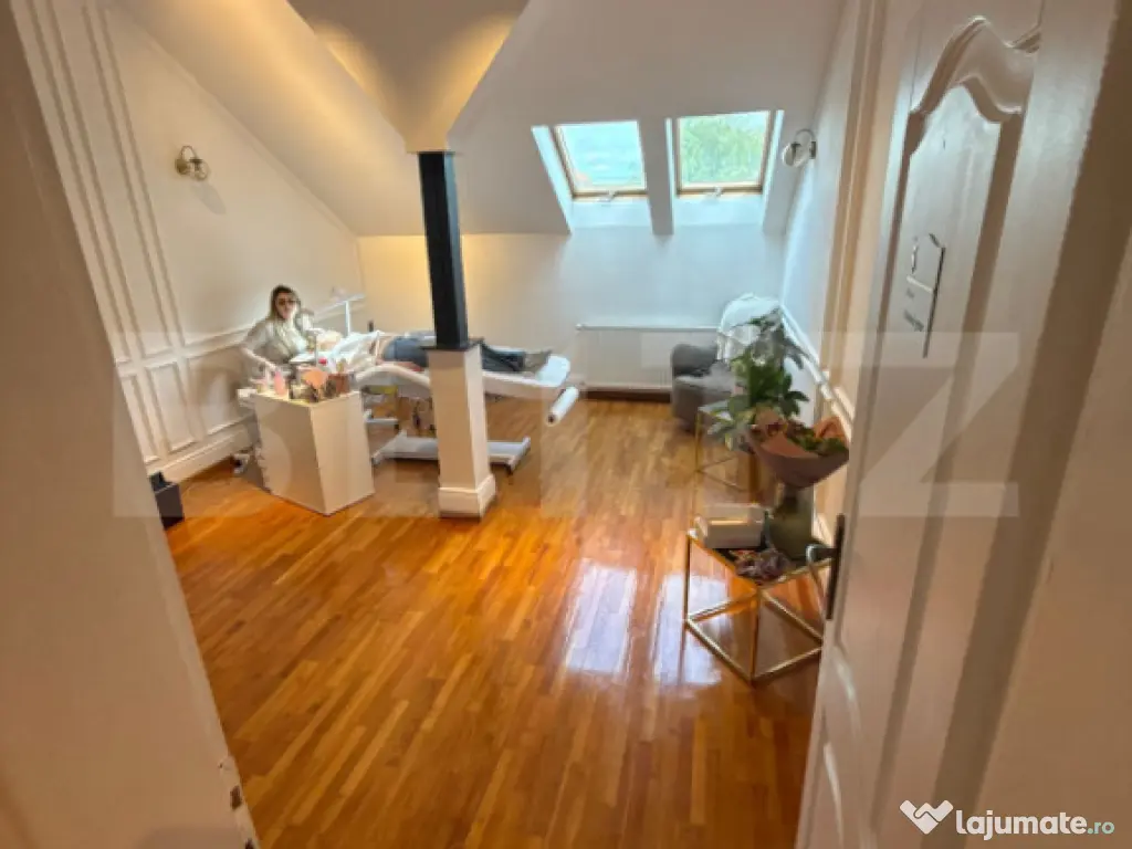 Casa 8 camere, 280 mp utili, zona Girocului