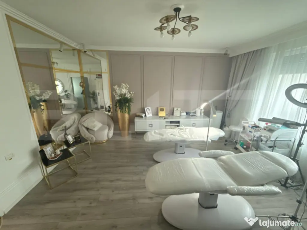 Casa 8 camere, 280 mp utili, zona Girocului