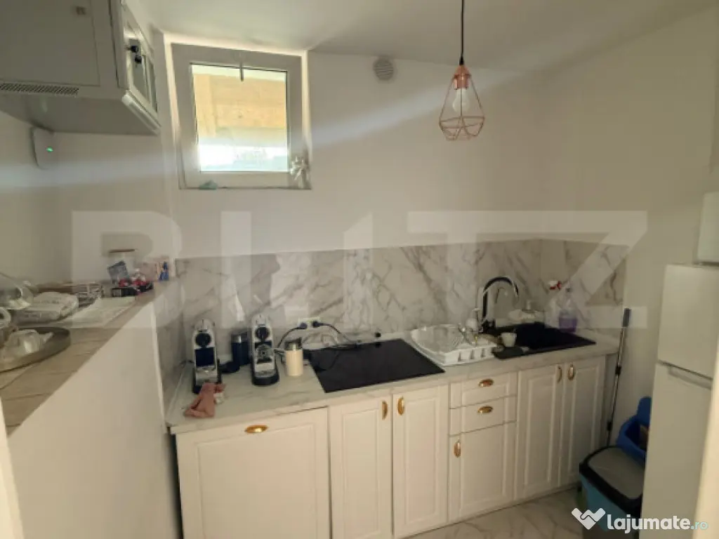 Casa 8 camere, 280 mp utili, zona Girocului