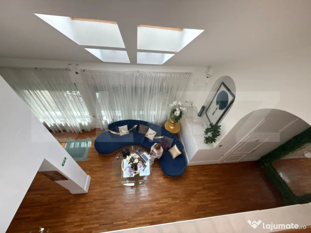 Casa 8 camere, 280 mp utili, zona Girocului