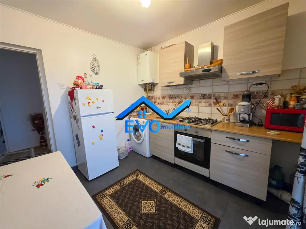 Casa de inchiriat, 2 dormitoare , curte 500 mp , Uricani-Mir 