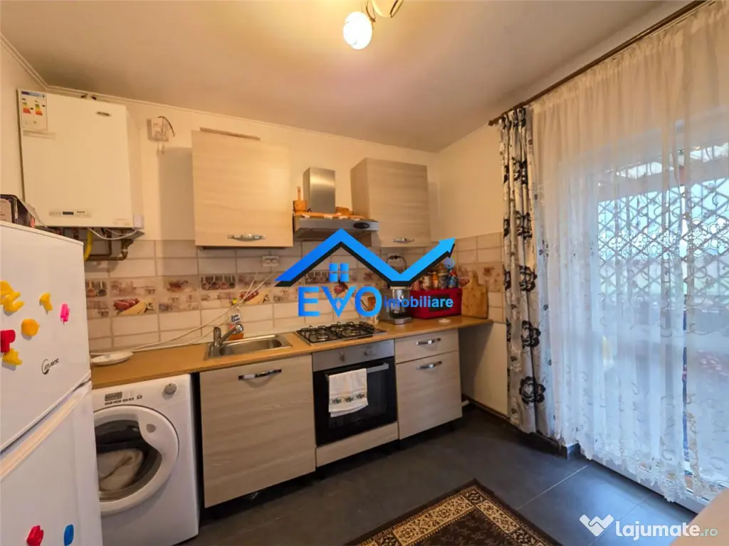 Casa de inchiriat, 2 dormitoare , curte 500 mp , Uricani-Mir 