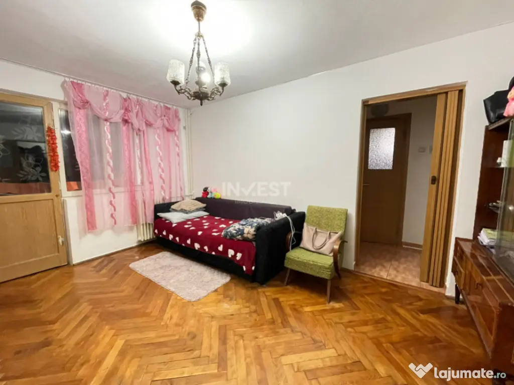 Apartament 2 camere-Podu Ros-Piata Nicolina-etaj intermediar