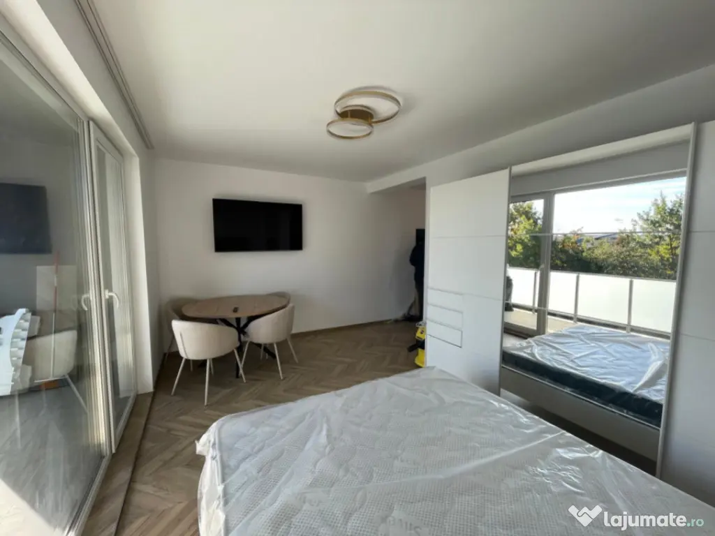 Garsoniera de inchiriat, 34 mp, zona Indepententei