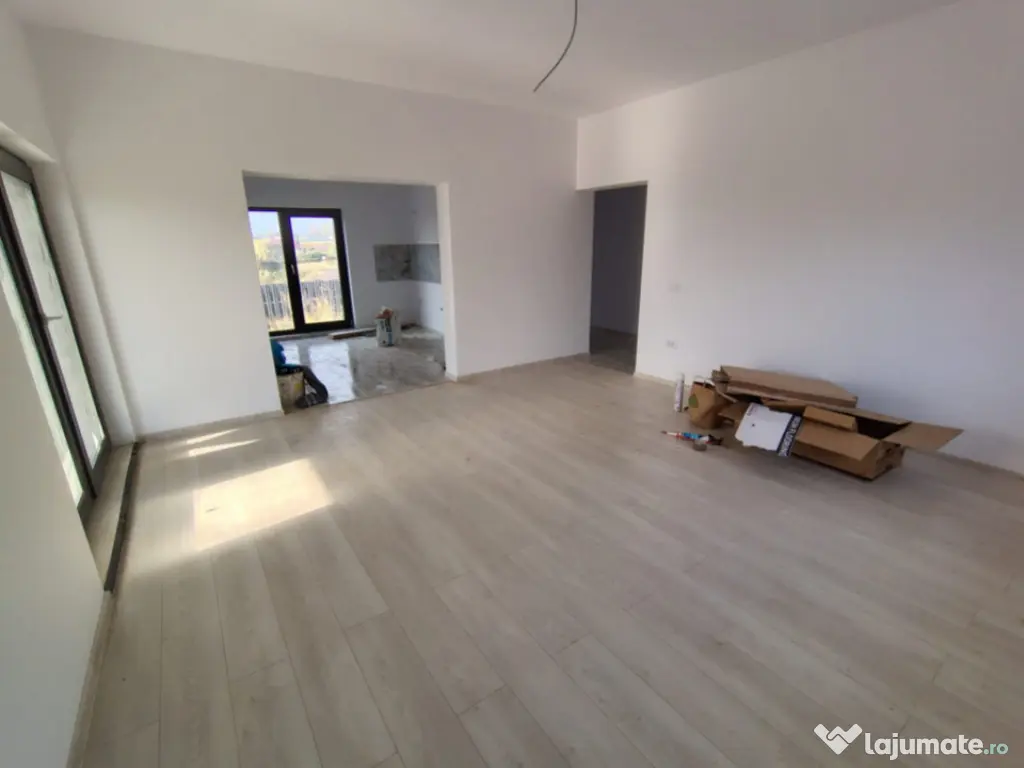 Vorovesti-Casa individuala cu 4 camere, plan parter 