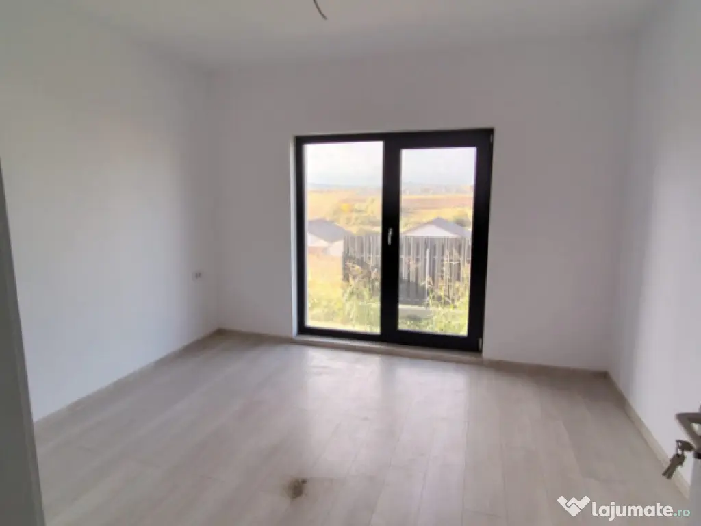 Vorovesti-Casa individuala cu 4 camere, plan parter 