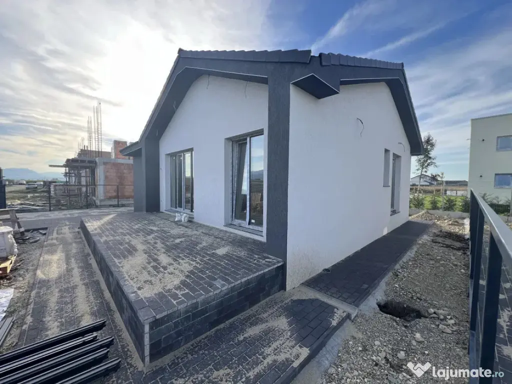 Casă finalizată cu 4 camere! 