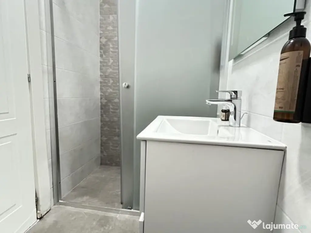 Apartament 3 camere loc parcare vedere la mare Sea ON Res...