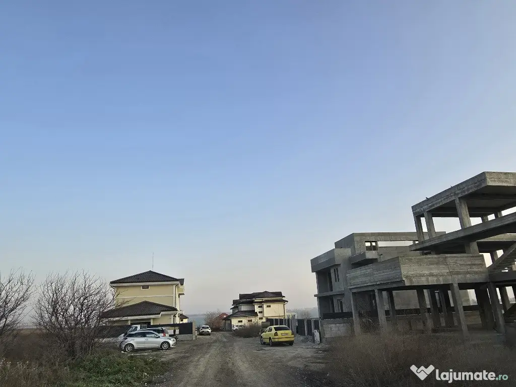 Vanzari terenuri in Palazu Mare
