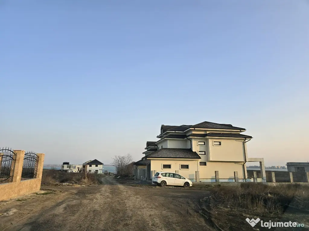 Vanzari terenuri in Palazu Mare