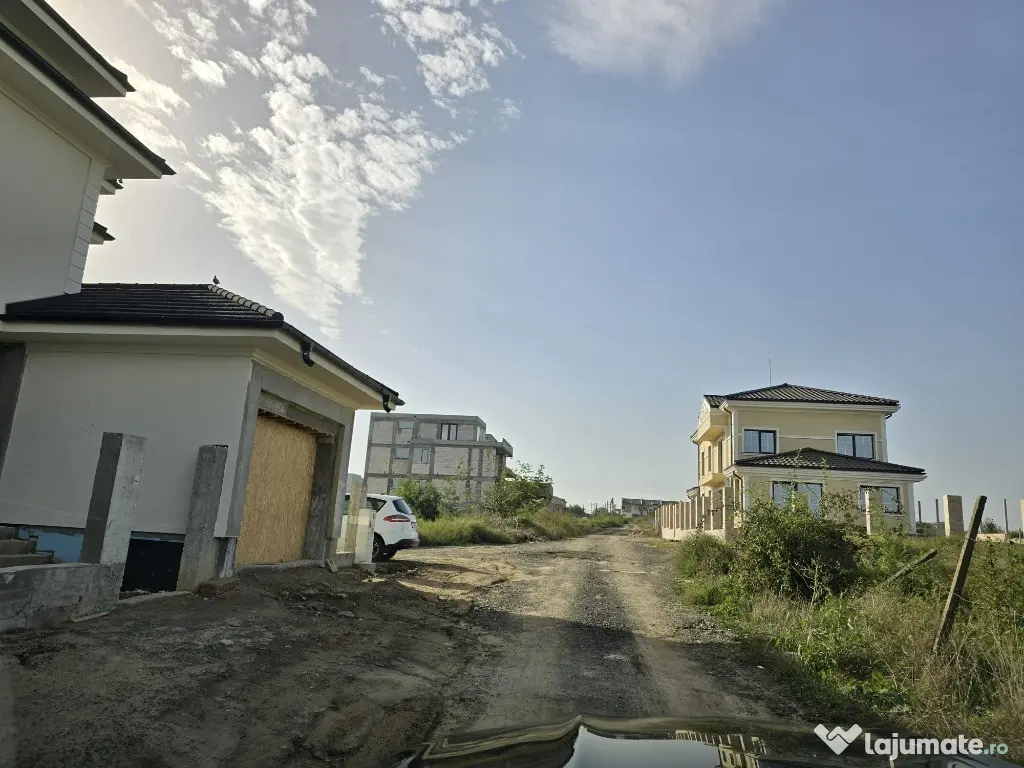 Vanzari terenuri in Palazu Mare