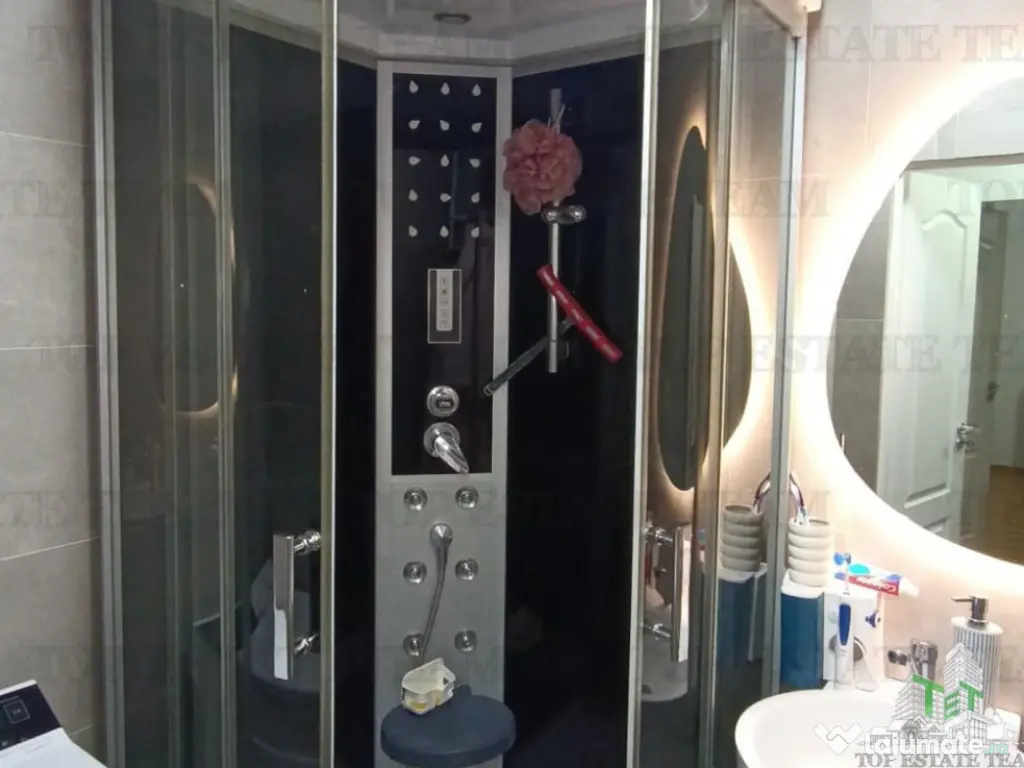 Apartament frumos intr-un bloc reabilitat, cu 3 camere si ba 