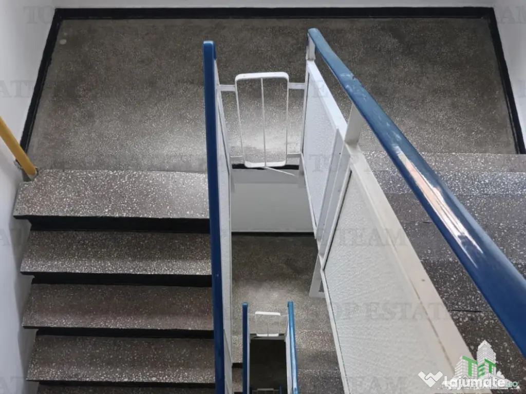 Apartament frumos intr-un bloc reabilitat, cu 3 camere si ba 