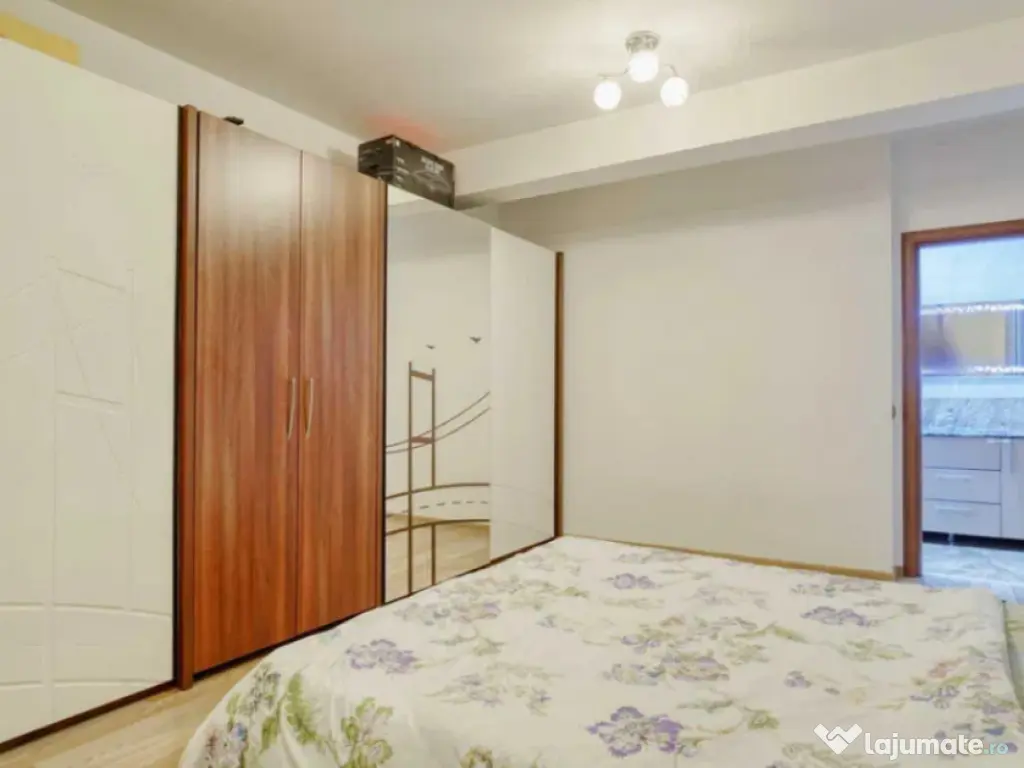 Apartament 3 camere, decomandat - zona Tractorul