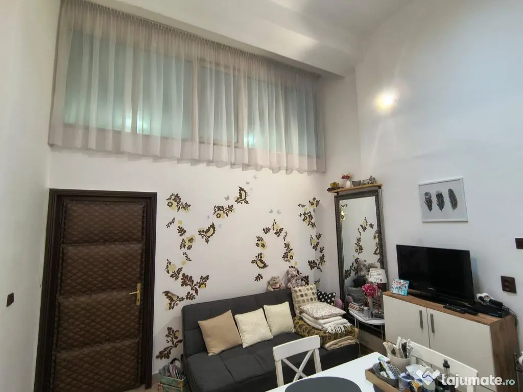 Spatiu comercial, ultracentral, Republicii, Oradea. 95 00... 