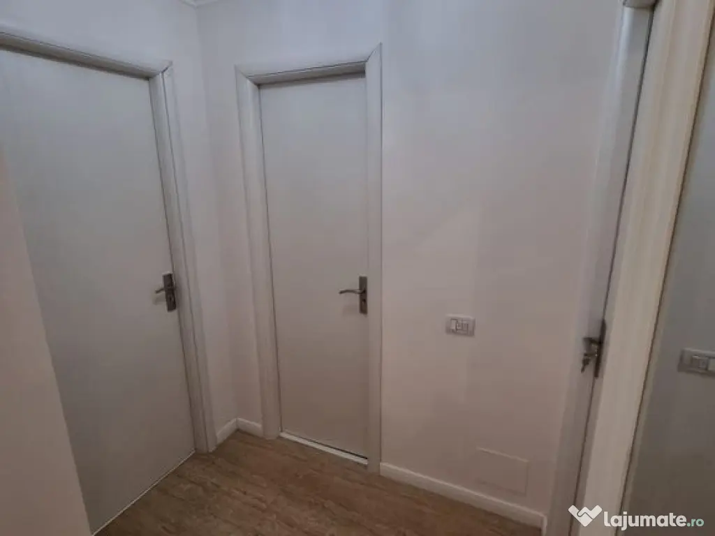 Capitol-apartament 3 camere decomandat finisat modern