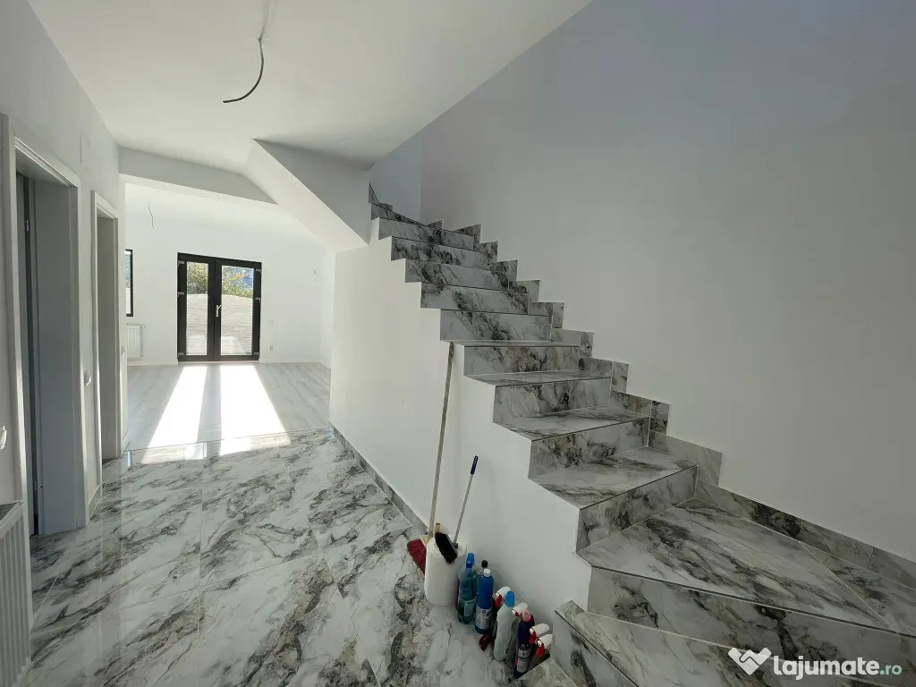 Casa 4 camere|2 locuri de parcare|finisaje de calitate 