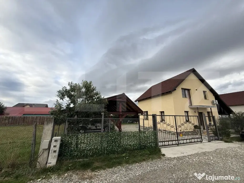 REDUCERE!! Vulcan – casă de vânzare cu panoramă montan? 