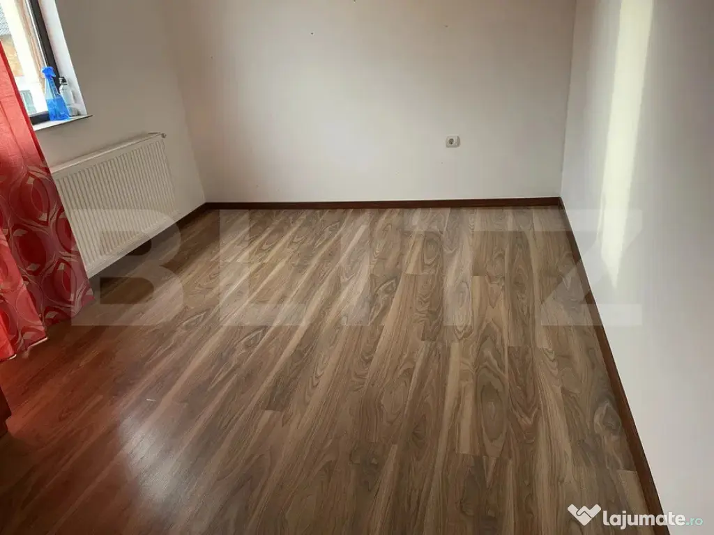 REDUCERE!! Vulcan – casă de vânzare cu panoramă montan? 