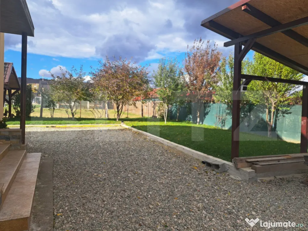 REDUCERE!! Vulcan – casă de vânzare cu panoramă montan? 