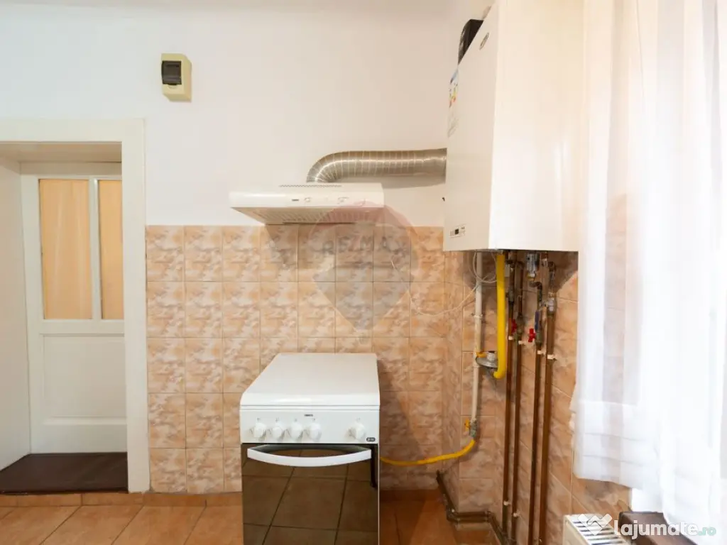 Casă individuală cochetă, 1 dormitor, renovată, Str. ...