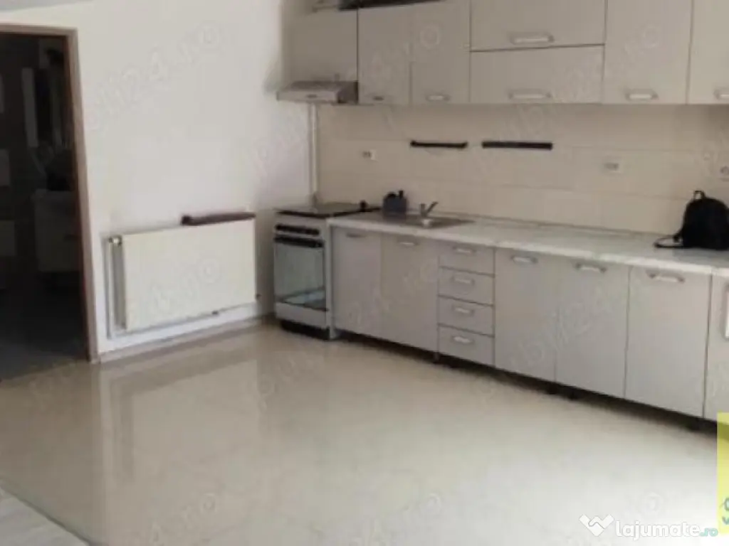 Faleza Nord, Stadion, casa de vanzare