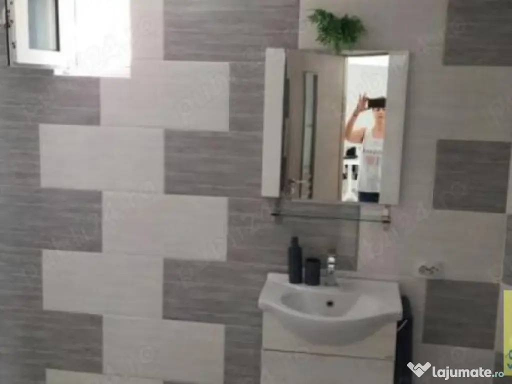 Faleza Nord, Stadion, casa de vanzare