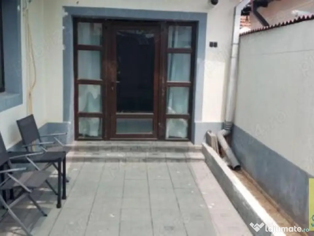 Faleza Nord, Stadion, casa de vanzare