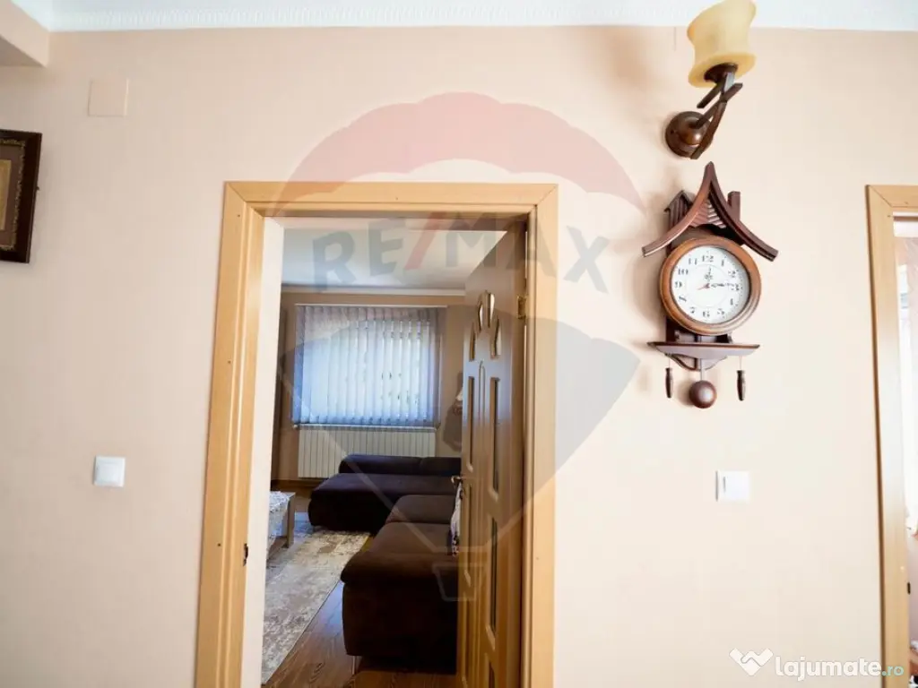 Casă impresionanta cu teren 2700mp garaj 2 masini si ter... 