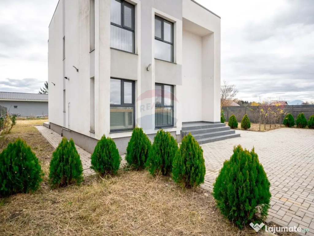 Casă nouă în Stupini: 4 camere, 3 băi și teren gener... 