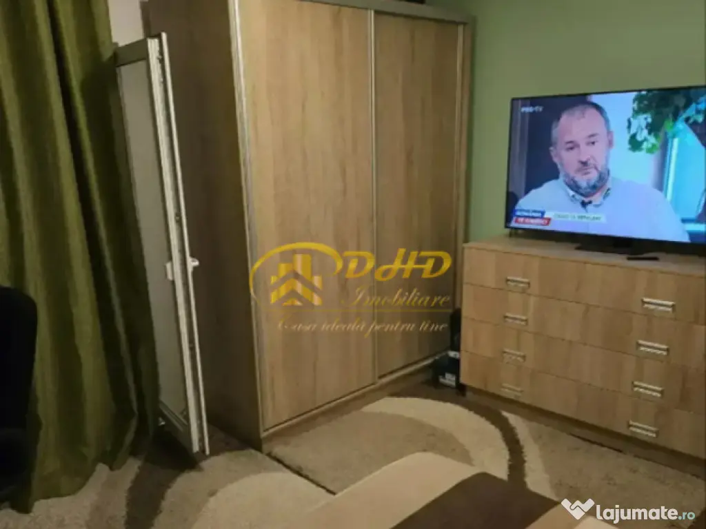 Vand apartament cu 3 camere, decomandat pe Poitiers 