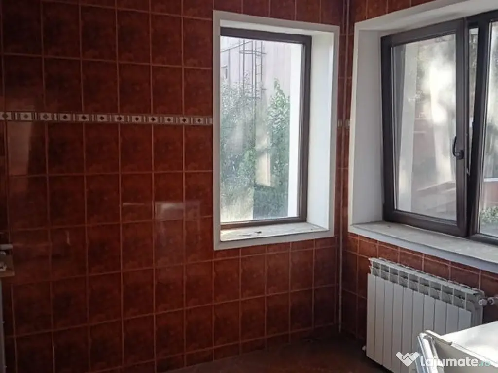 De vânzare – Casă D+P+2E+M în zona ultracentrală id... 