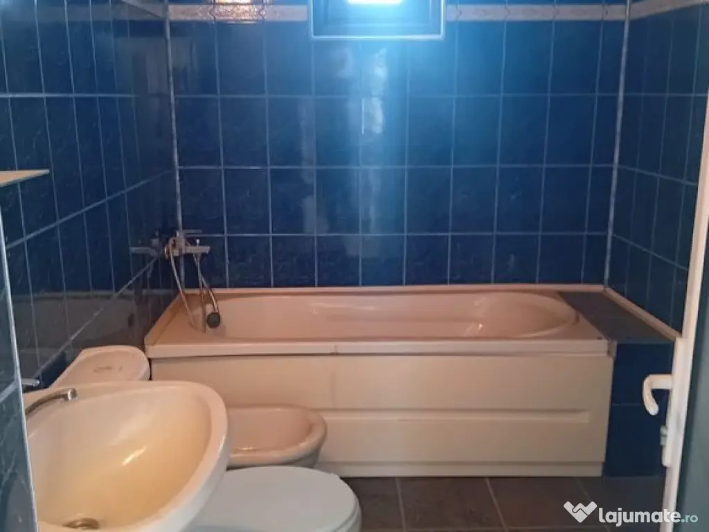 De vânzare – Casă D+P+2E+M în zona ultracentrală id... 