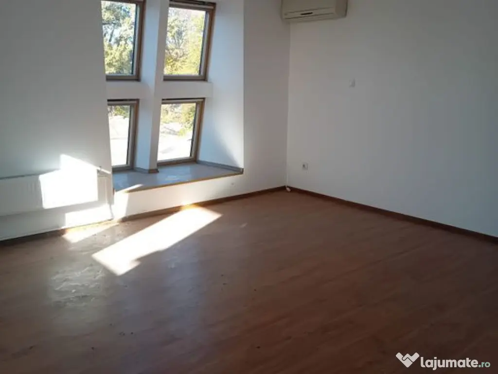 De vânzare – Casă D+P+2E+M în zona ultracentrală id... 