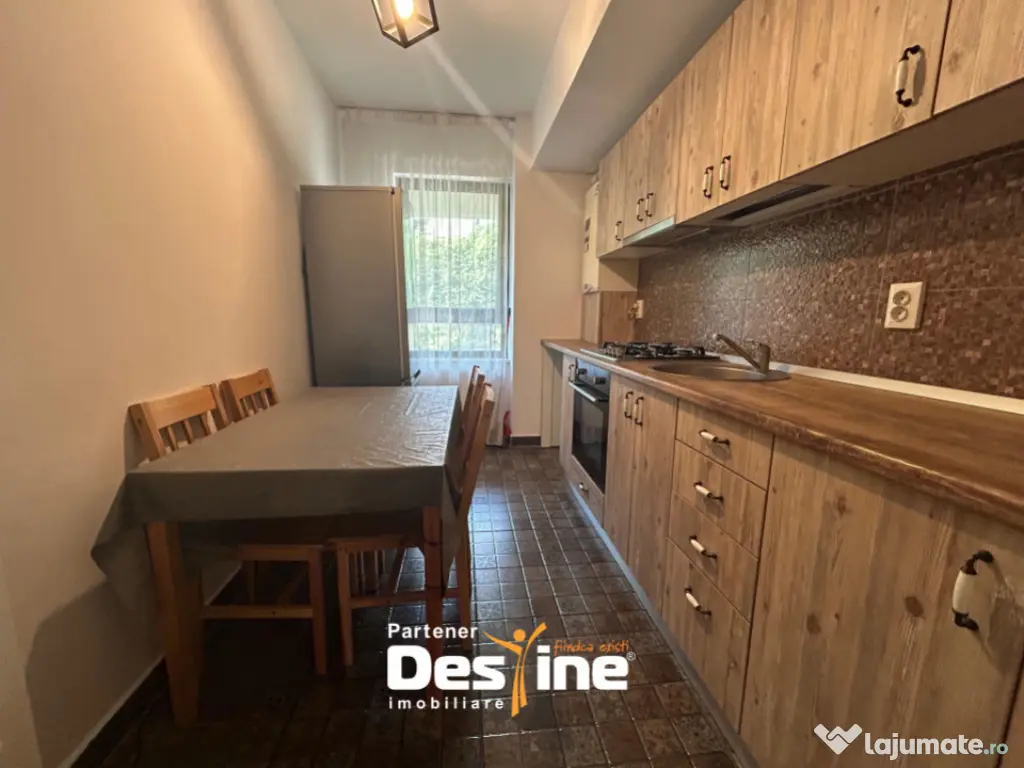 Apartament 2 camere decomandat - curte 100mp parcare si boxa 