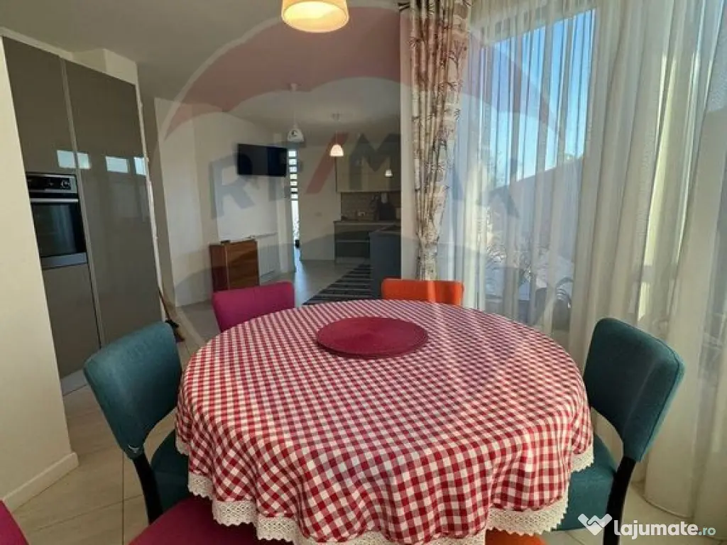 Casă / Vilă deosebită în Golești S+P+1E