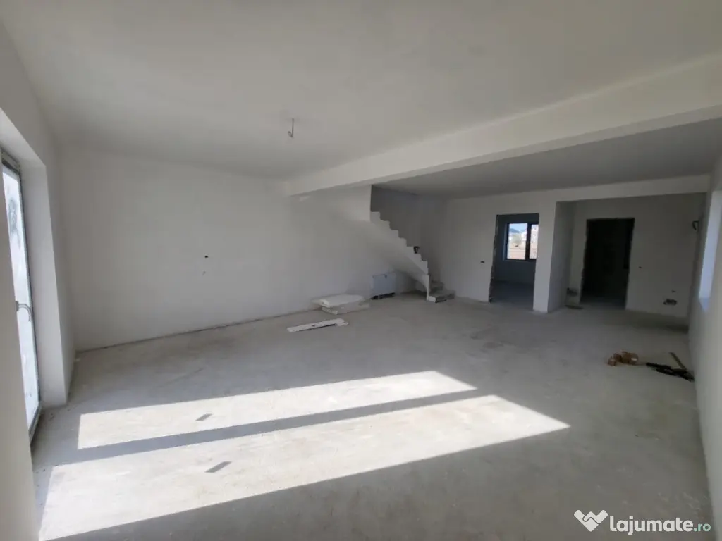 Casă individuală cu 4 camere, spațioasă, finisaje la alegere