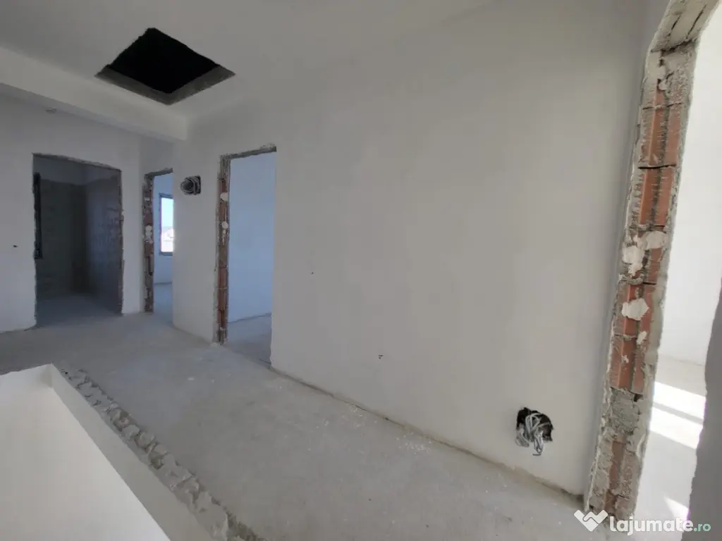 Casă individuală cu 4 camere, spațioasă, finisaje la alegere