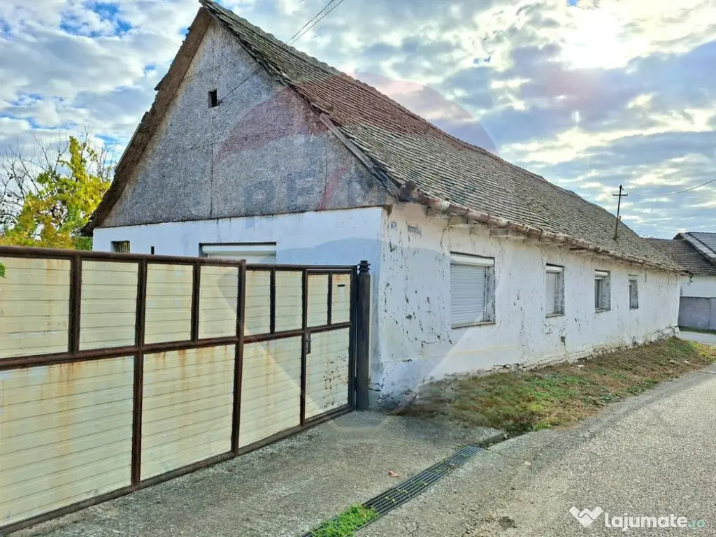 Casa veche cu teren 929 mp- oportunitate in Vladimirescu-... 