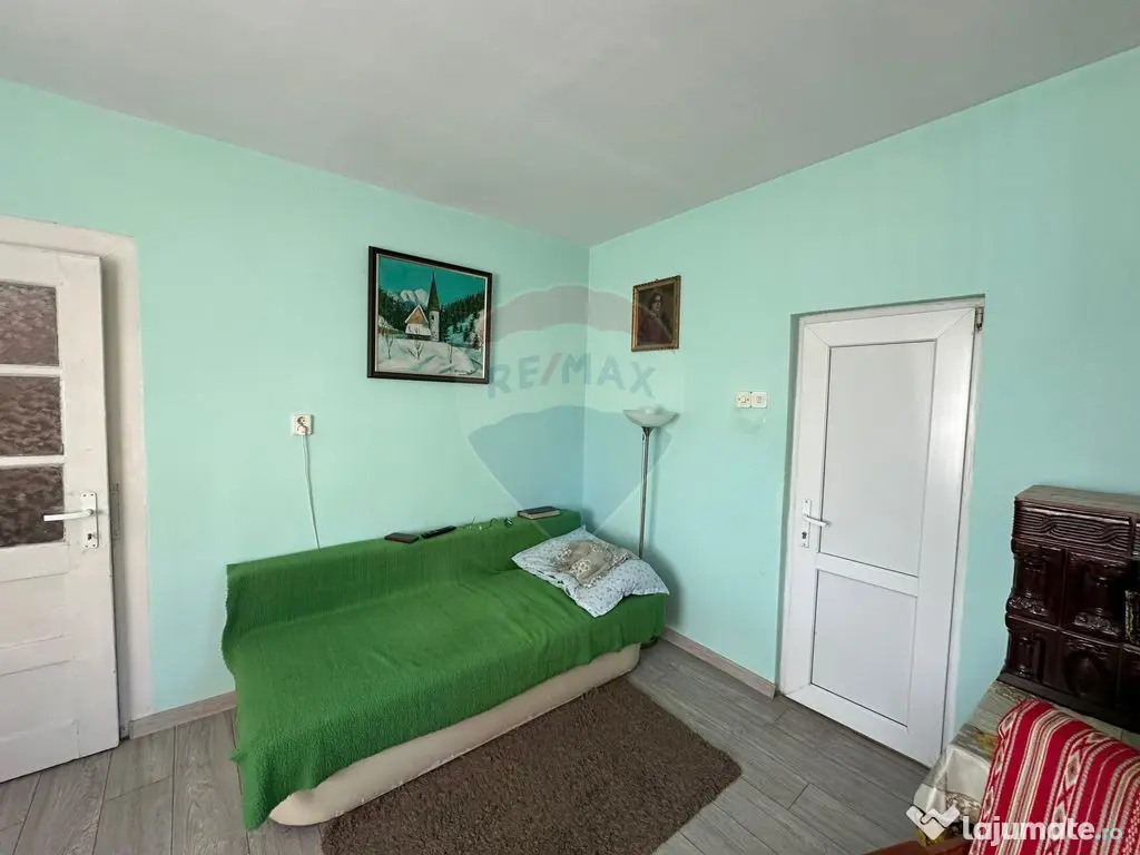 DE VANZARE- GOSPODARIE cu 95 arii teren 