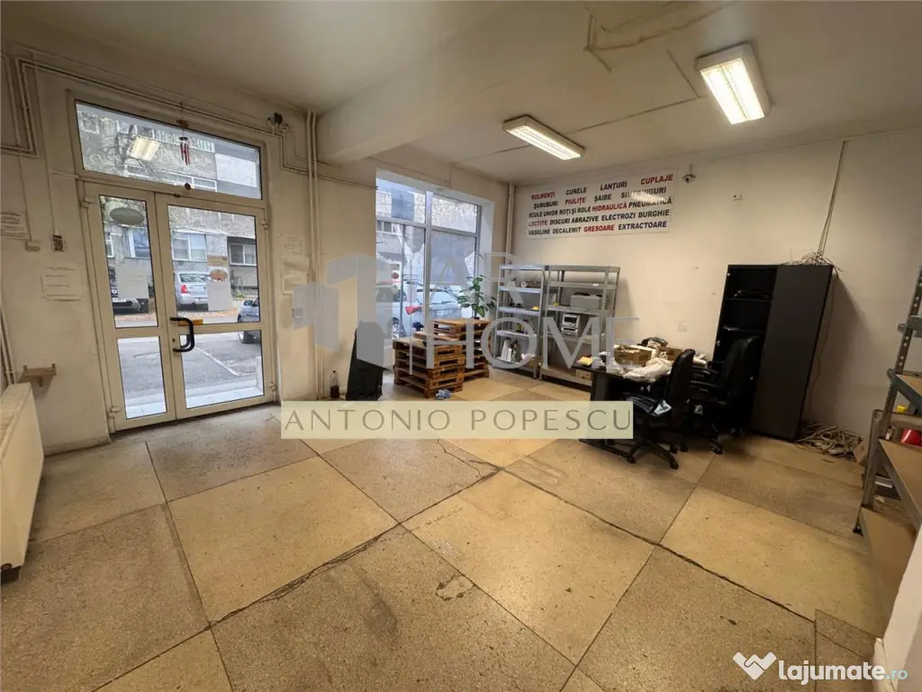 Spatiu comercial la parter de bloc, in Ploiesti, zona Bd. Bu 