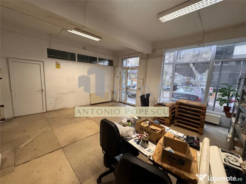 Spatiu comercial la parter de bloc, in Ploiesti, zona Bd. Bu 