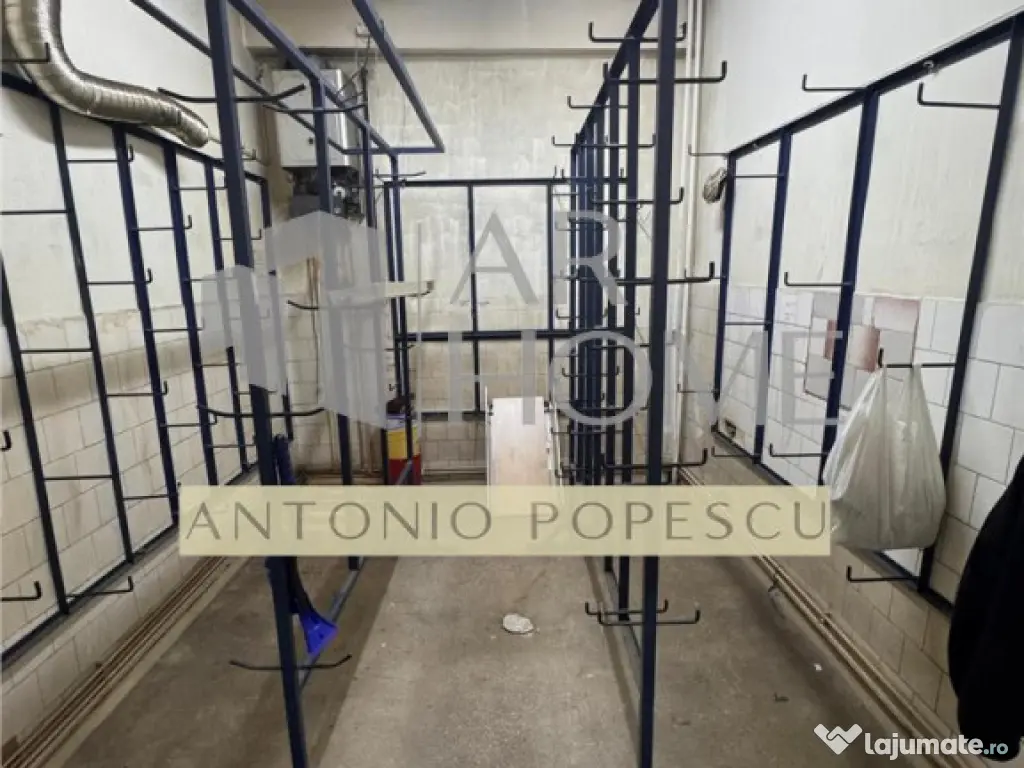 Spatiu comercial la parter de bloc, in Ploiesti, zona Bd. Bu 