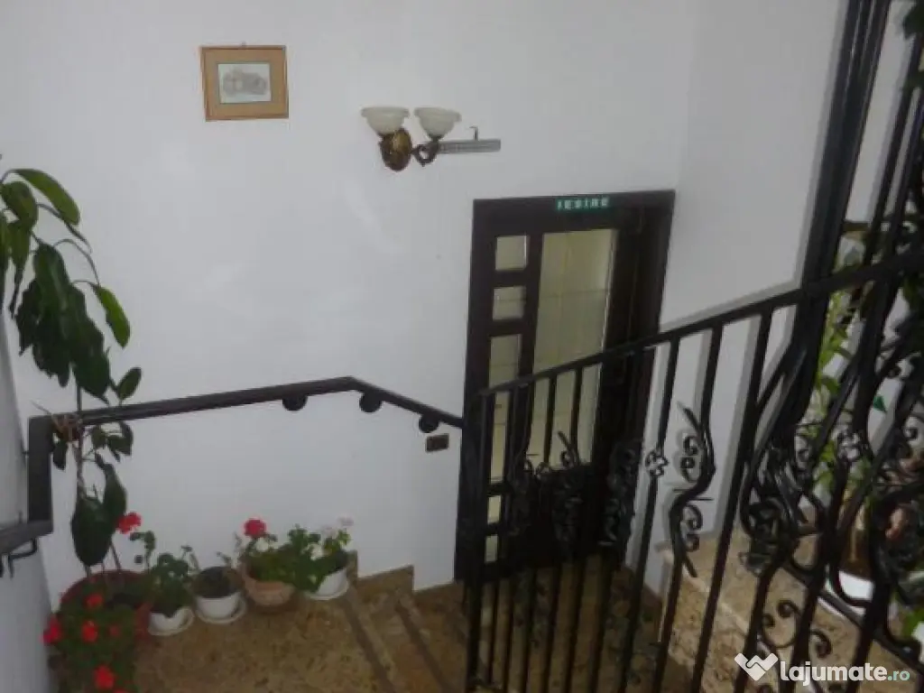 Pensiune cu 21 camere situata in Sinaia 