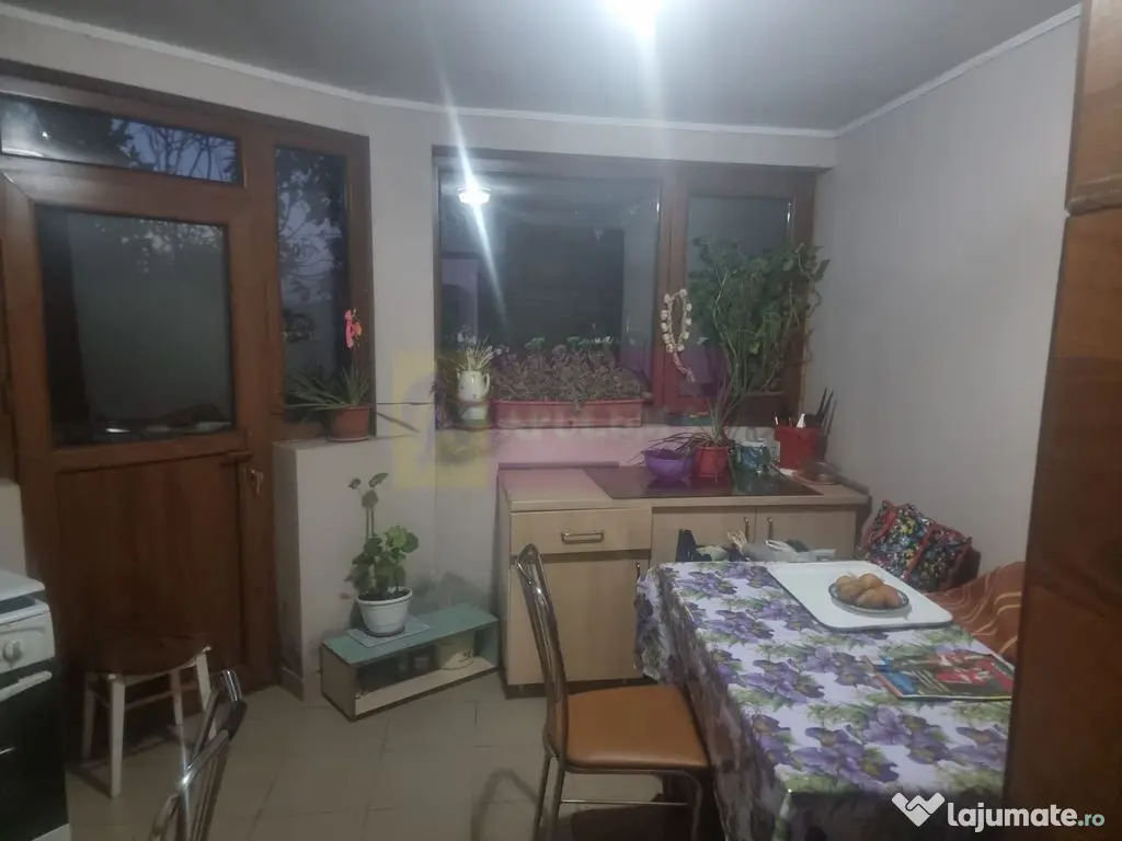 ISLAZ / IF - CASA P+1 (7 CAM) DE VANZARE 