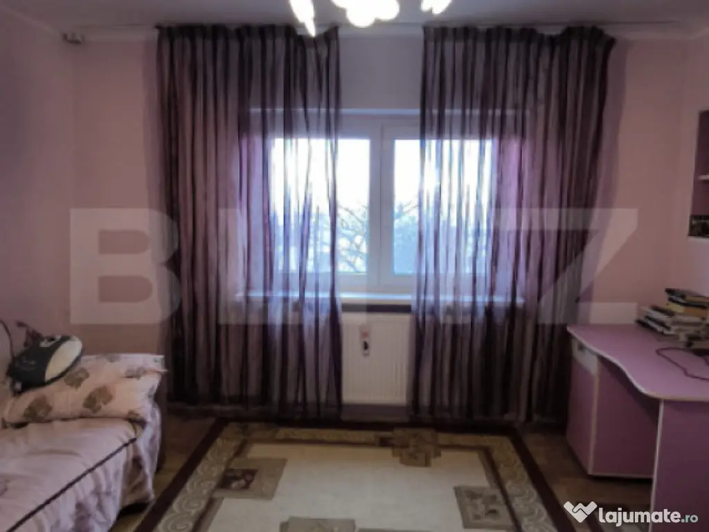 Apartament 3 camere, 77 mp, etaj intermediar, zona Obcini